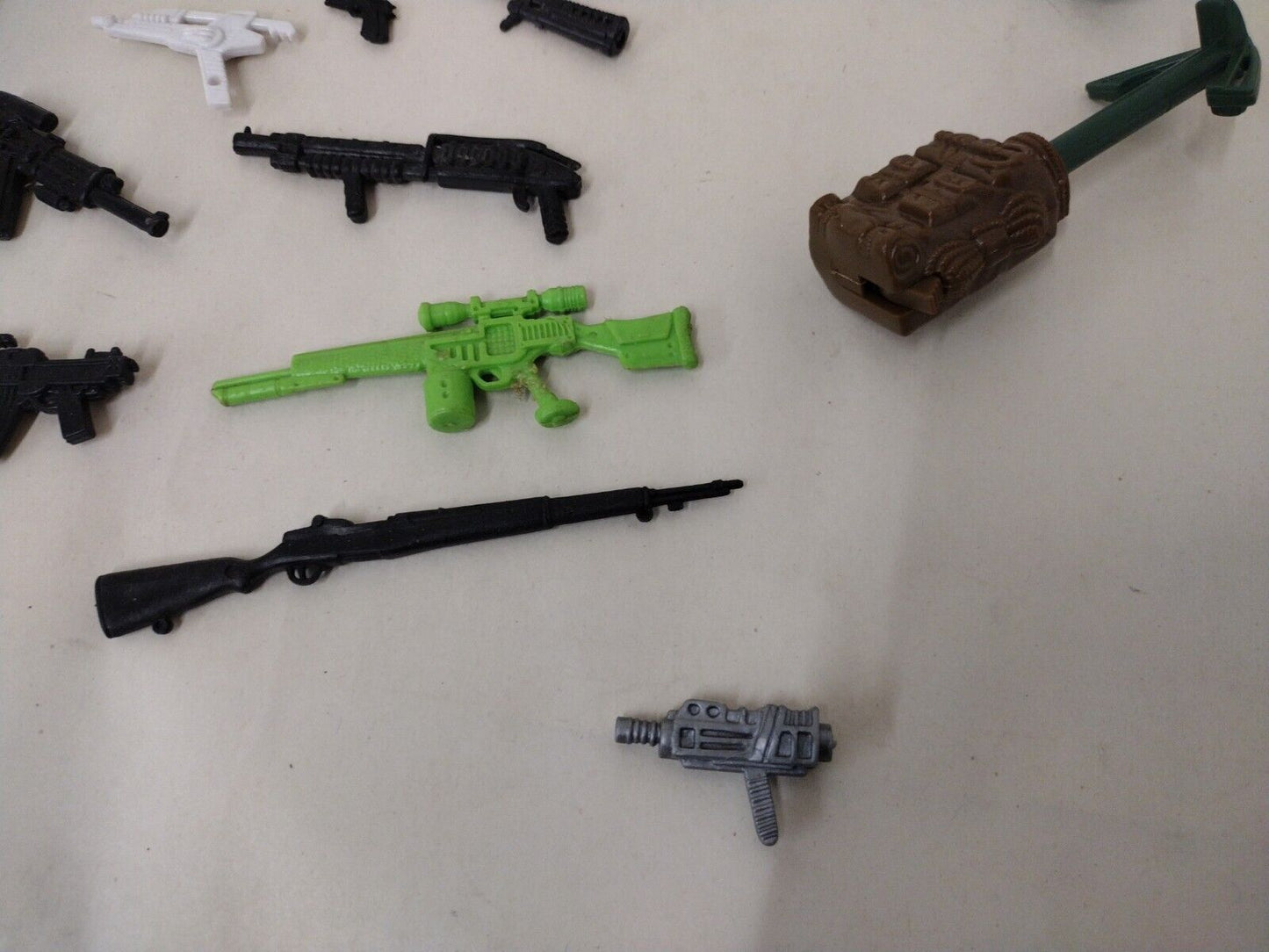 3.5 Inch 20 Pc Action Figure Accessory Lot GI Joe Guns Rifle Belt Grappling Hook