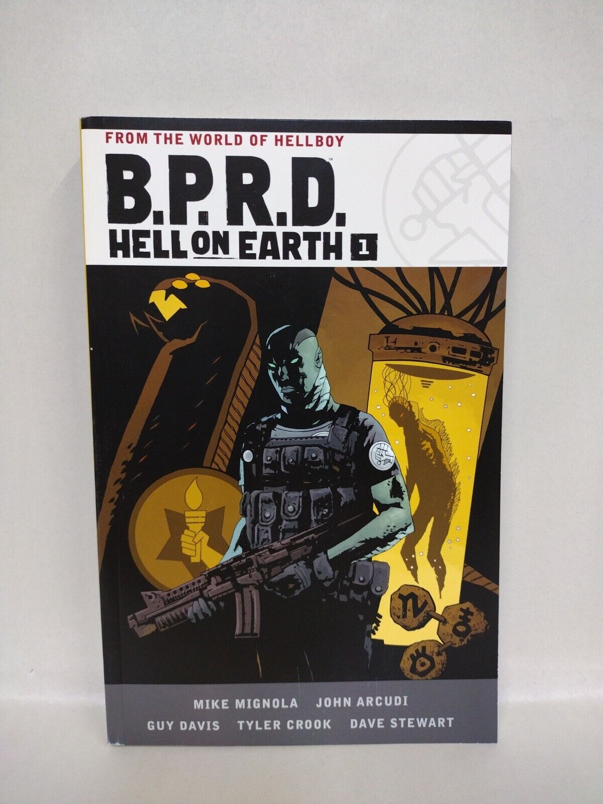 B.P.R.D. HELL ON EARTH Vol 1 (2021) Dark Horse TPB Mignola BPRD NEW