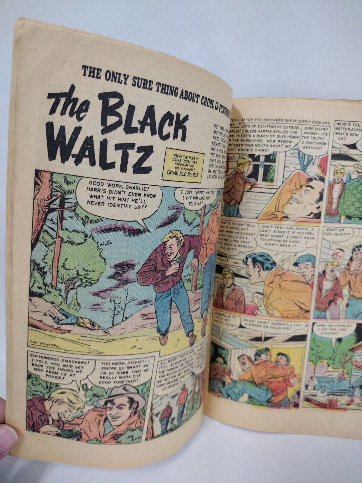 Coveress Golden Age Crime Comic Detective Headline Justice Traps The Guilty 