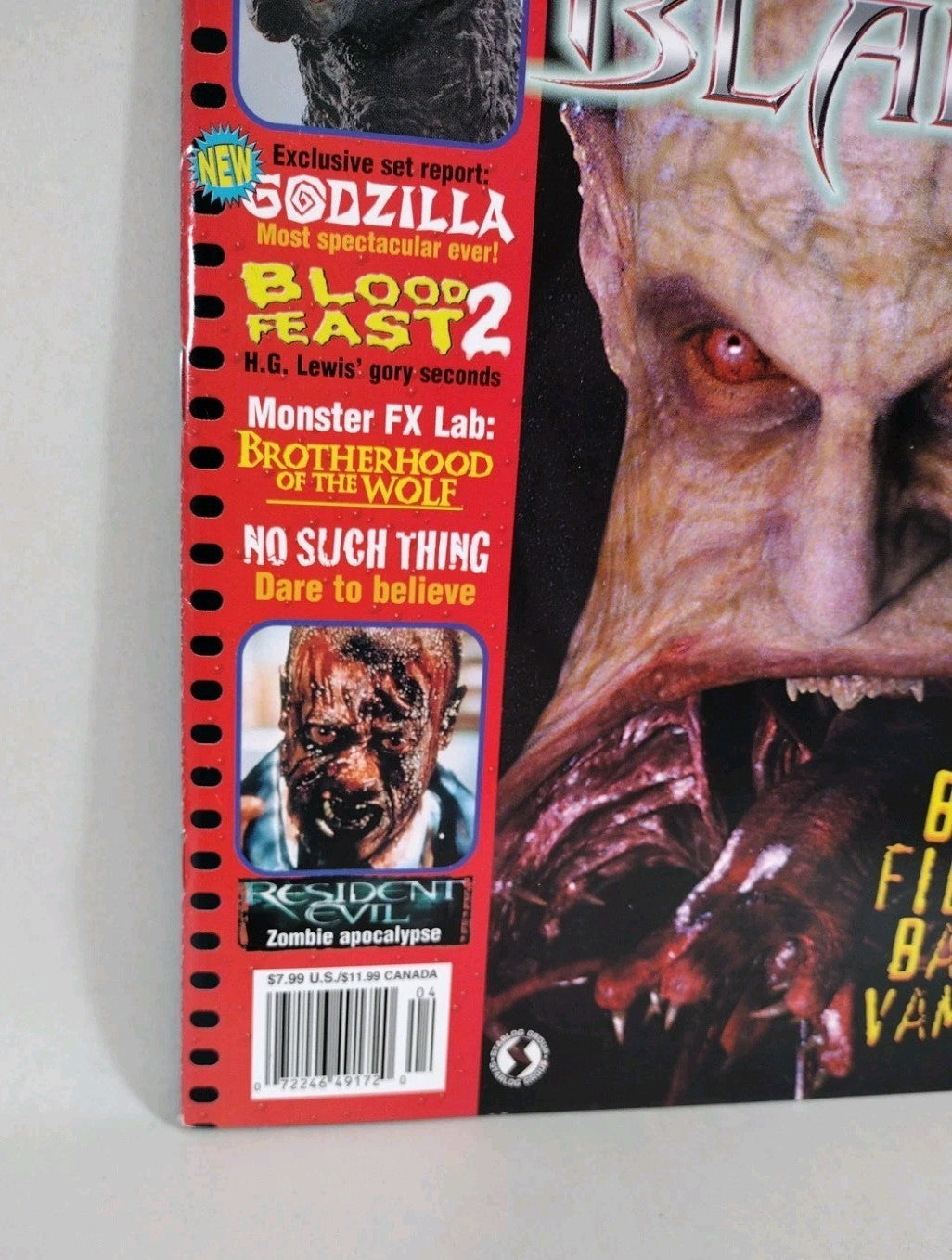 FANGORIA Magazine #211 (2002) Blade 2 Godzilla Resident Evil Blood Feast 2 VF