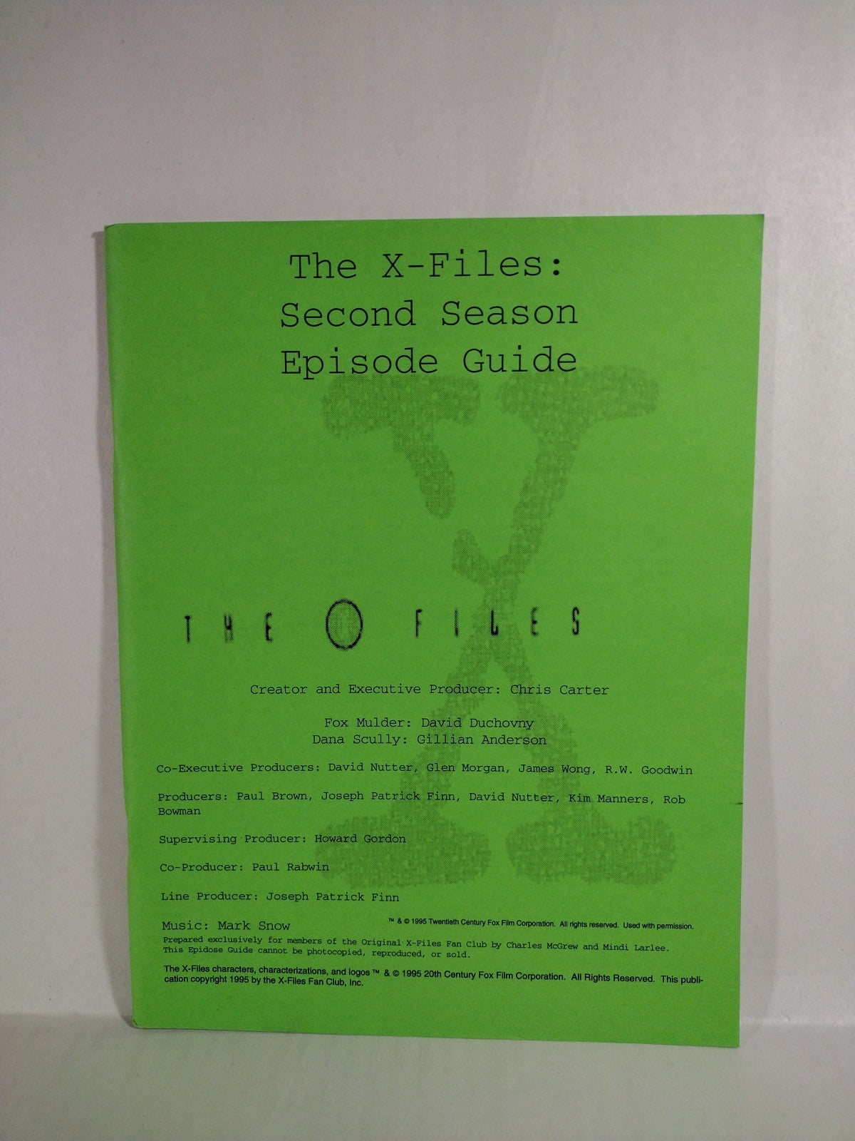 X-Files Second Season Episode Guide Book (1995) Fan Club Exclusive 