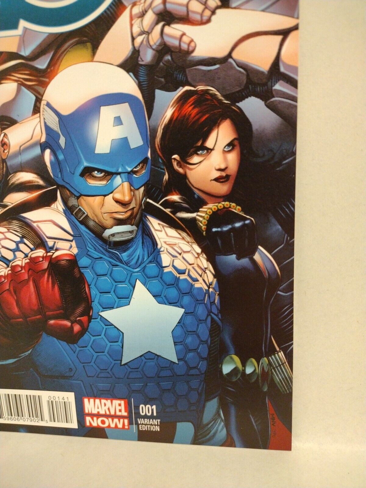 Avengers #1 (2013) Marvel Comic 1:100 Steve McNiven Variant Cover NM