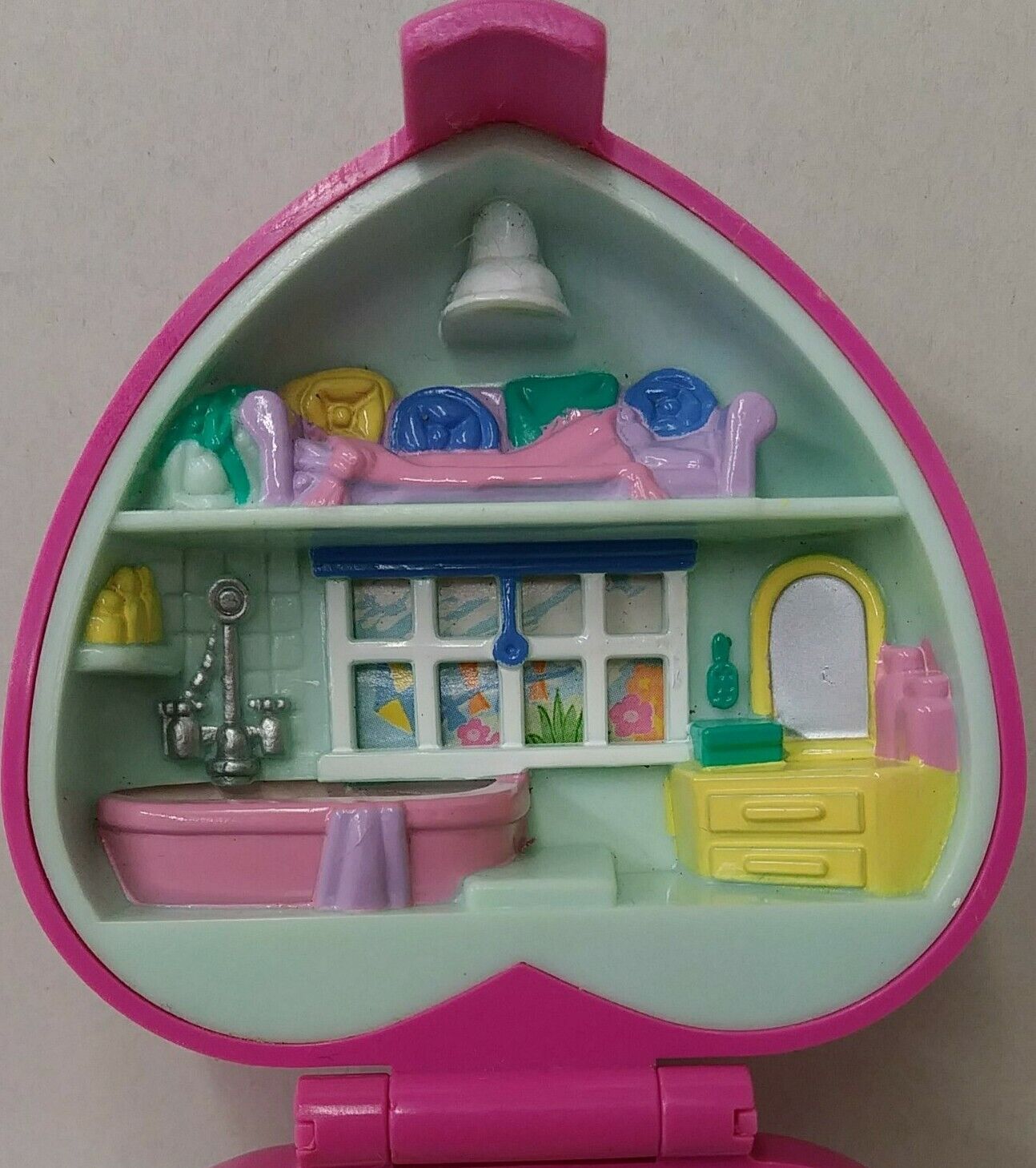  Polly Pocket (1993) PRECIOUS PUPPIES Pet Dog -Bluebird - Pink Heart Compact