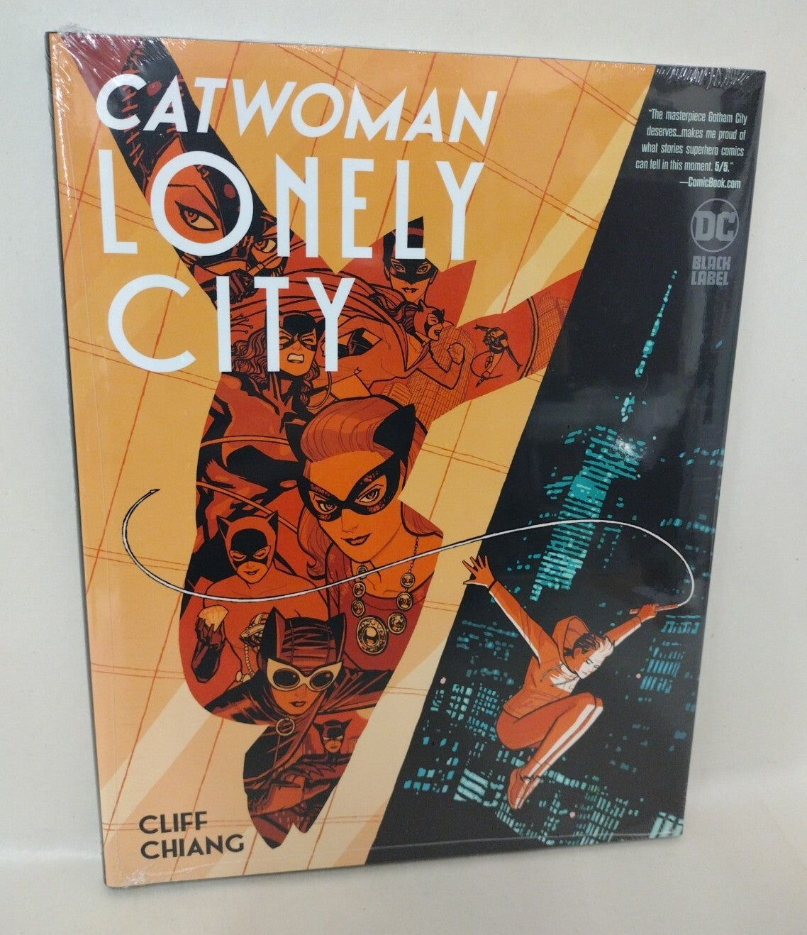 Catwoman Lonely City (2022) DC Hardcover Cliff Chiang New Sealed