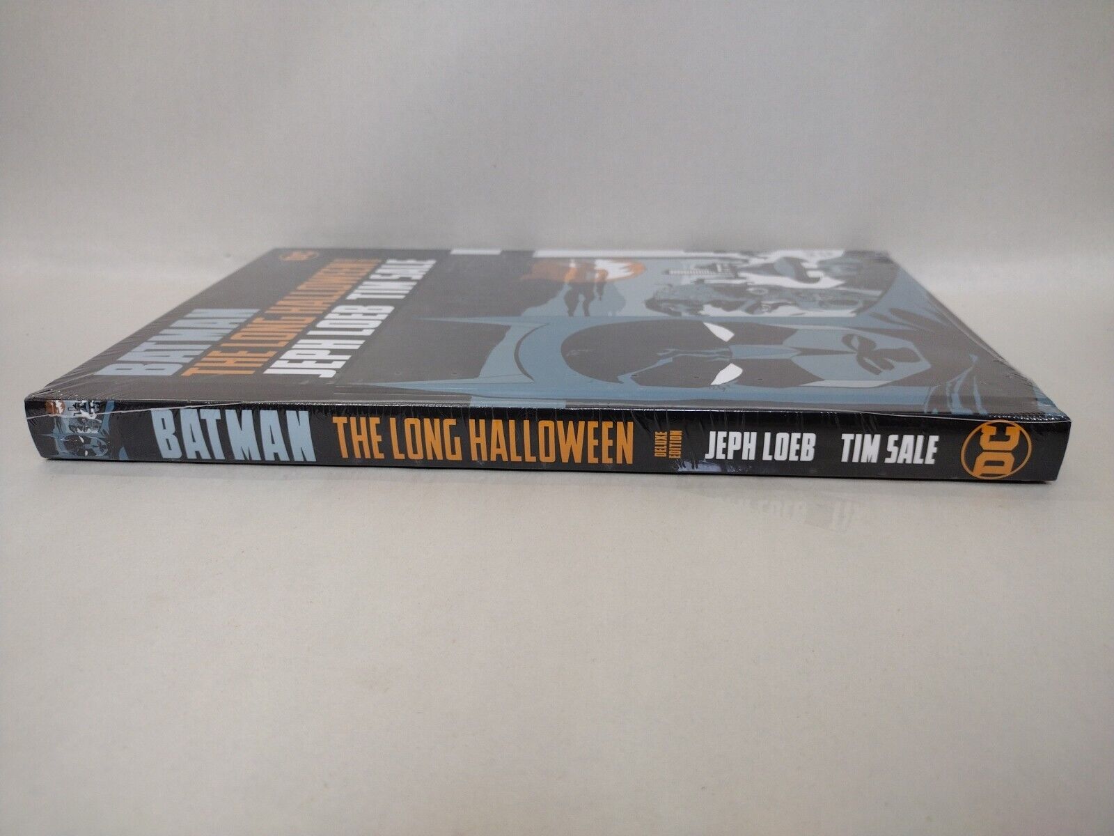 Batman The Long Halloween Deluxe Edition Jeph Loeb Tim Sale DC HC New Sealed