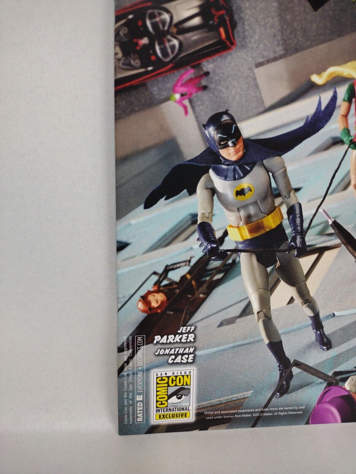 DC Comics! Batman '66! Issue #1 (2013)! SDCC Exclusive Variant!