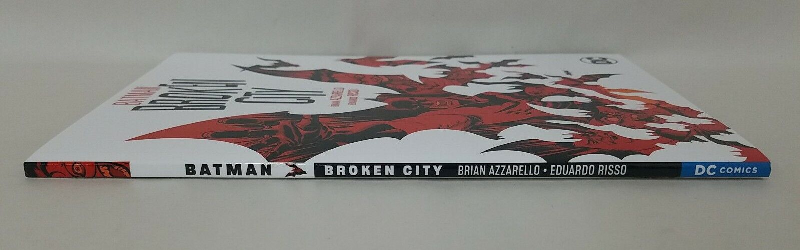 Batman Broken City (2020) TPB Brian Eduardo Azzarello Risso DCSC