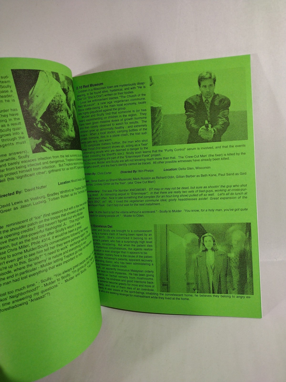 X-Files Second Season Episode Guide Book (1995) Fan Club Exclusive 