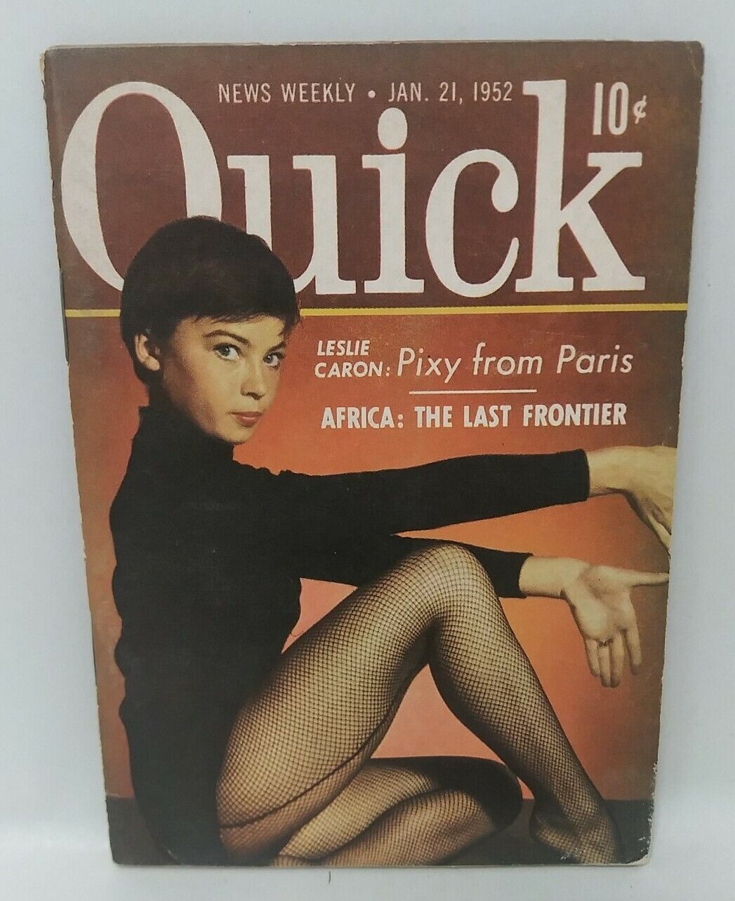 Quick News Weekly (1951) Pocket Mini Magazines Pin-Up Girl covers