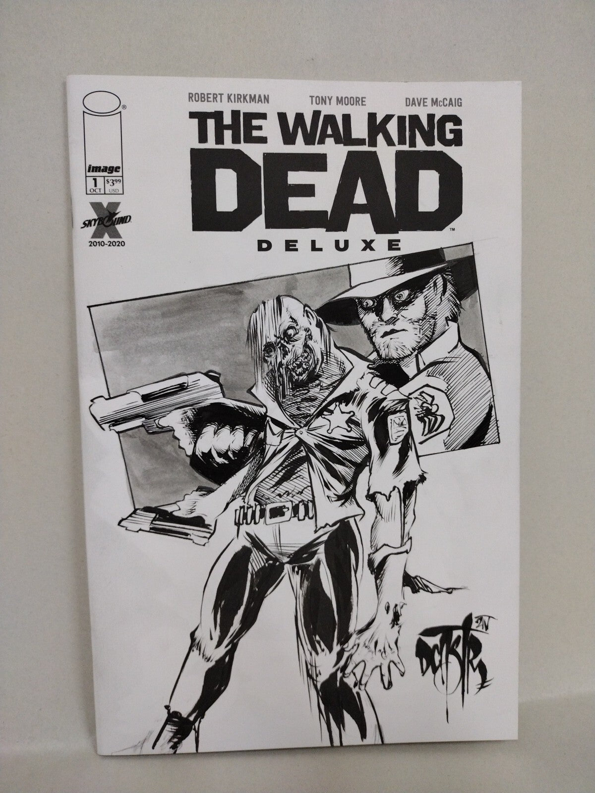 WALKING DEAD DELUXE #1 Sketch Variant Cover Comic W Original Art Dave Castr