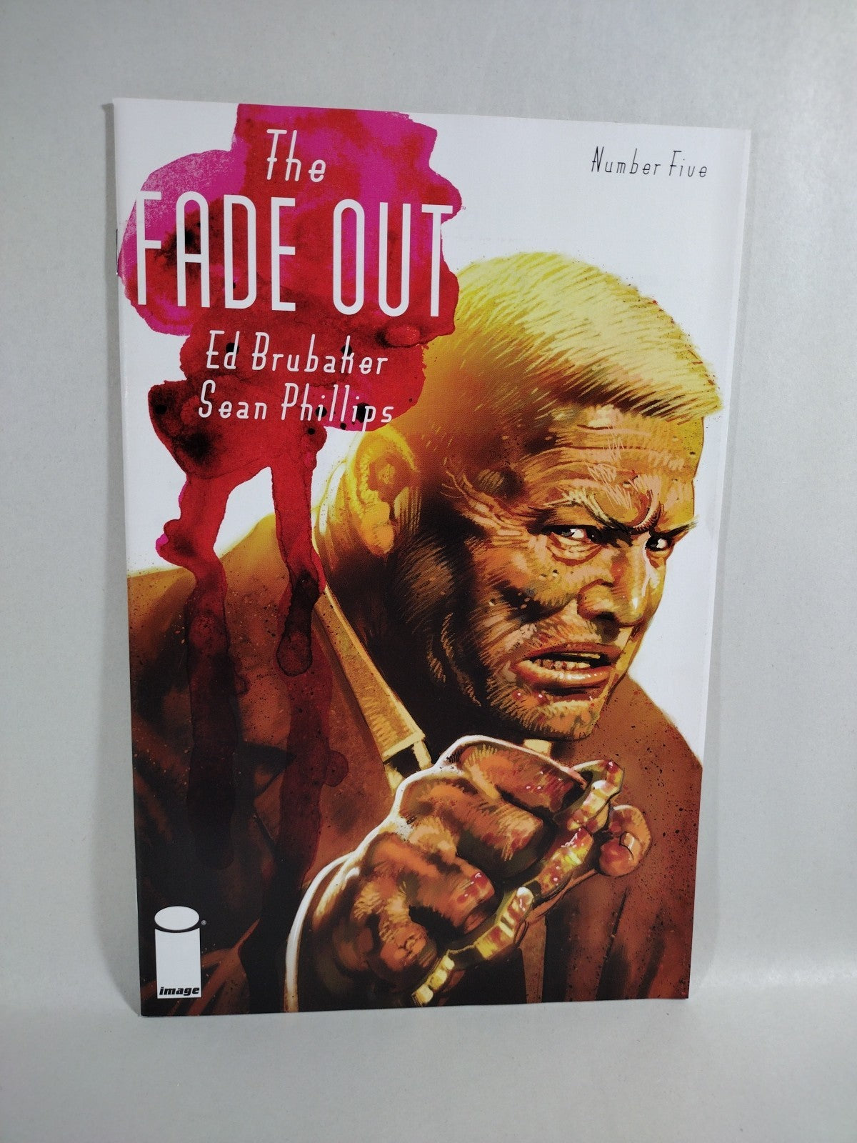 Fade Out (2014) Image Comic Lot #1 2 3 4 5 + Signed Brubaker Phillips Sticker NM