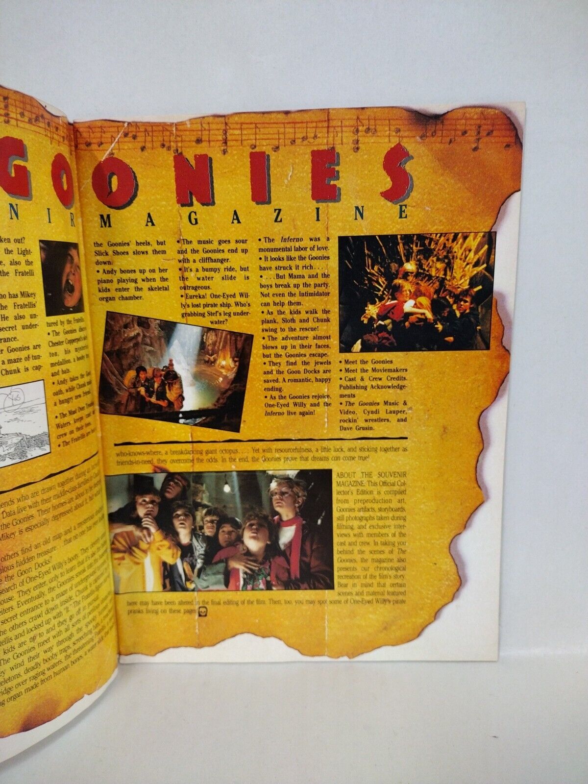 Goonies Souvenir Magazine (1985) Stephen Spielberg Richard Donner