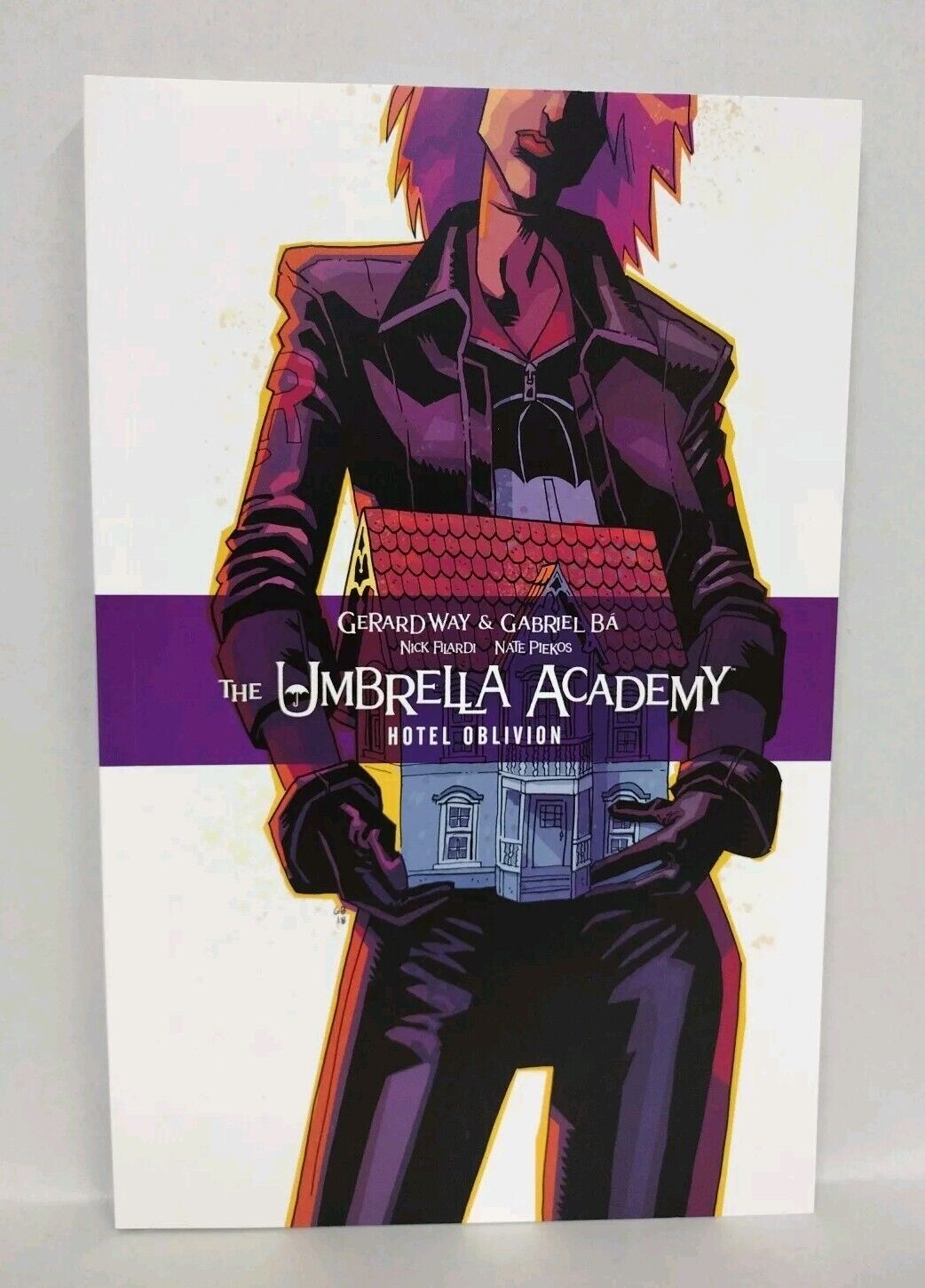 Umbrella Academy Vol 3 Hotel Oblivion (2009) Dark Horse TPB Gerard Way Ba New